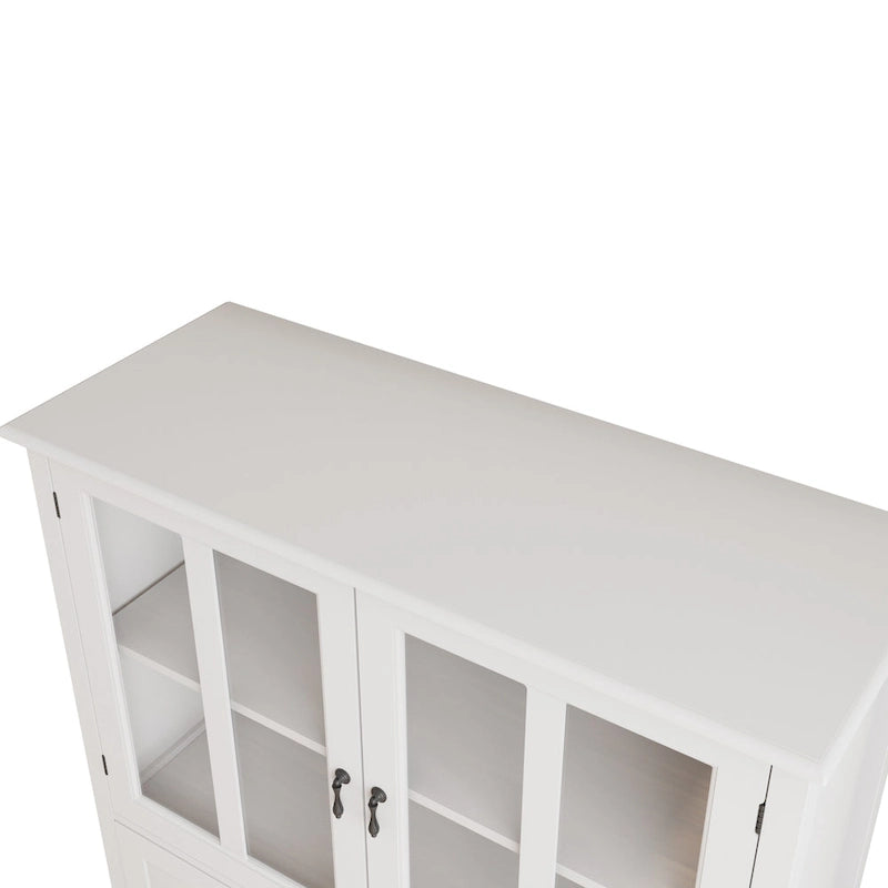 Buffetschrank mit zwei Glastüren und einzigartigem Glockengriff
