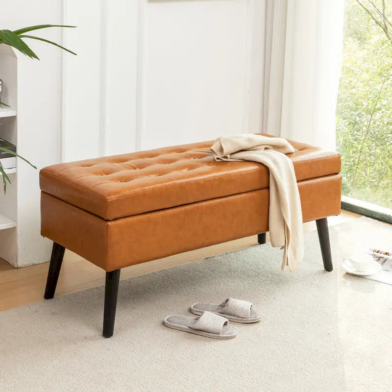 Aufbewahrungsbank für das Schlafzimmer, am Fußende des Bettes