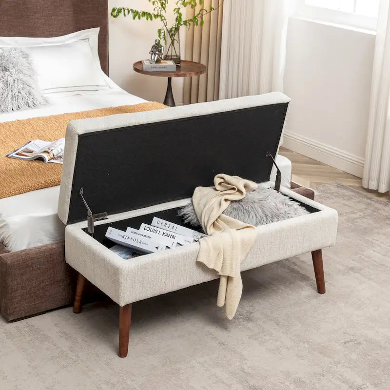 Aufbewahrungsbank für das Schlafzimmer, am Fußende des Bettes