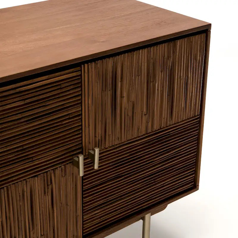 63" breites Sideboard aus Akazienholz und Rattan mit Türen und Soft-Close-Funktion