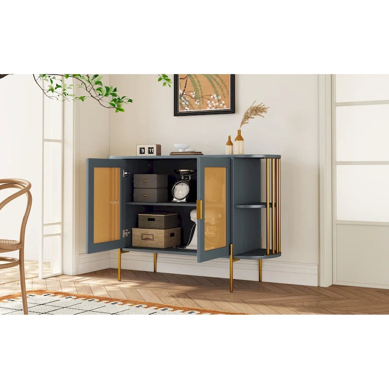 Eleganter geschwungener Esszimmerschrank mit goldfarbenem Rand